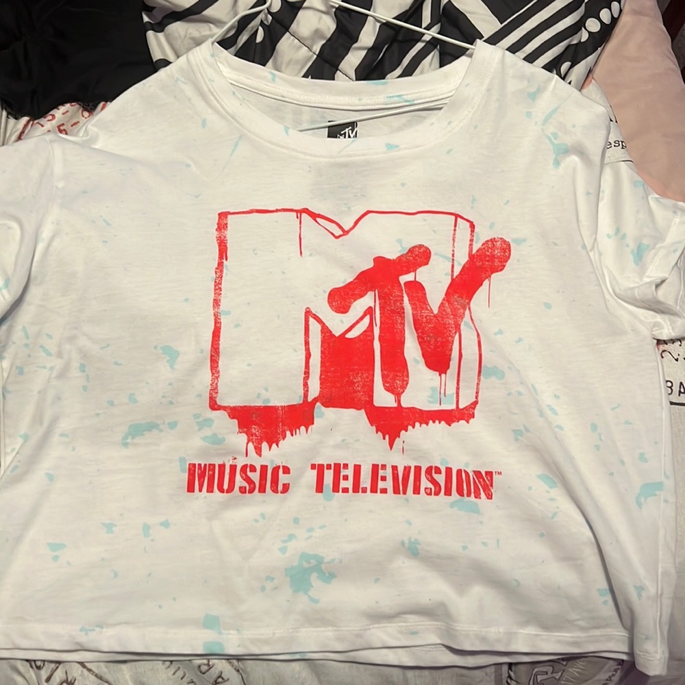 I’m selling a mtv shirt size-L for $15